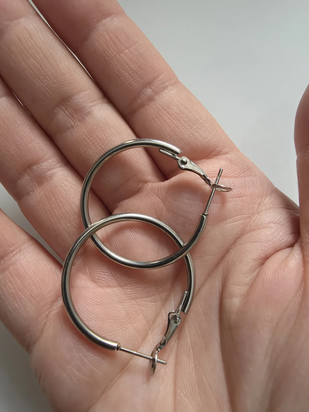 Silver Hoop Earrings Small ⚽️