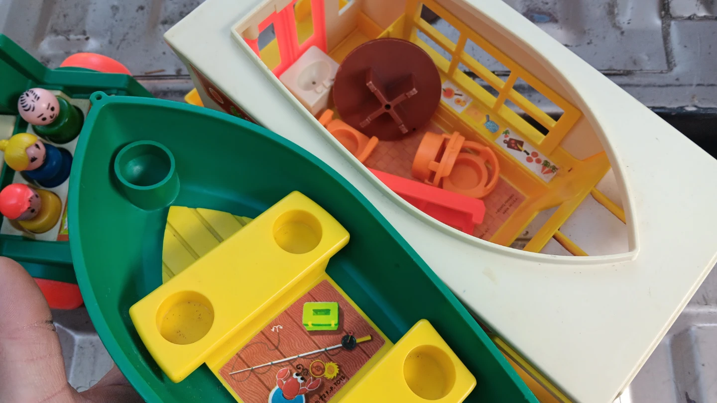 Fisher-Price Play Family Camper, Airplane, Boat & More - photo 3