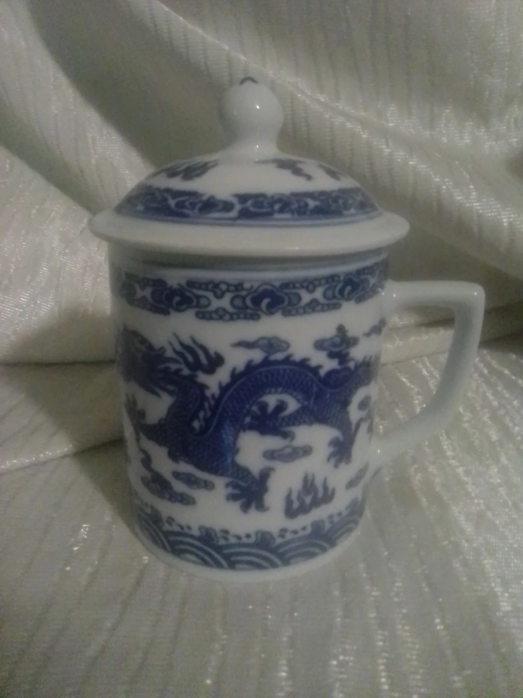 Blue and White Dragon Mug with Lid ⚽