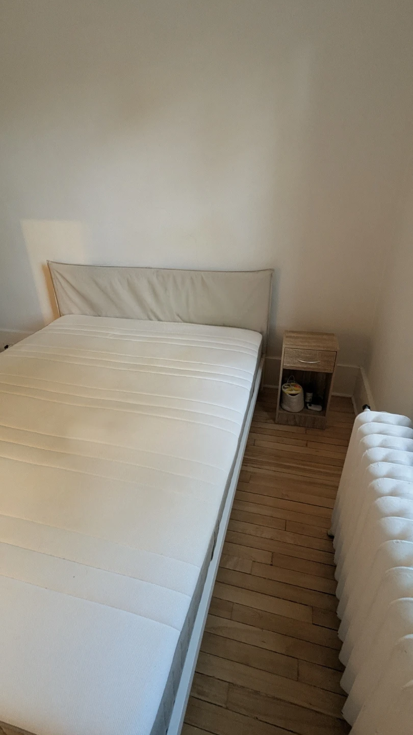 Queen Hybrid mattress with bed frame/ matelas et lit Ikea - photo 4
