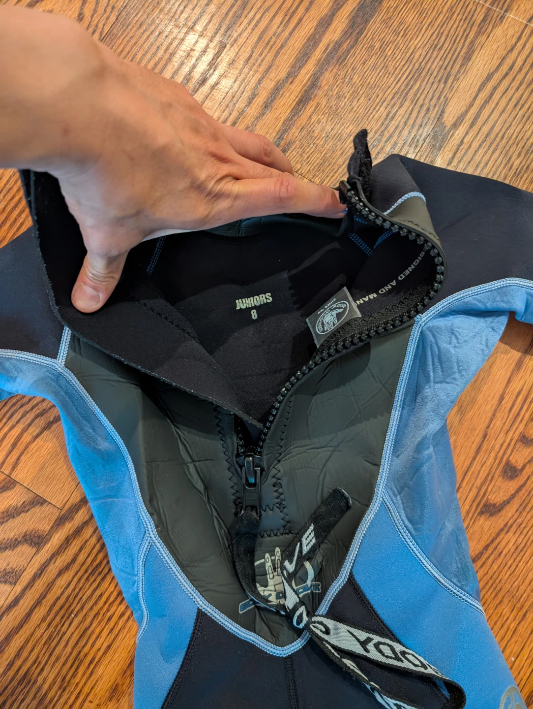 Body Glove Juniors Wetsuit Size 8 - photo 2