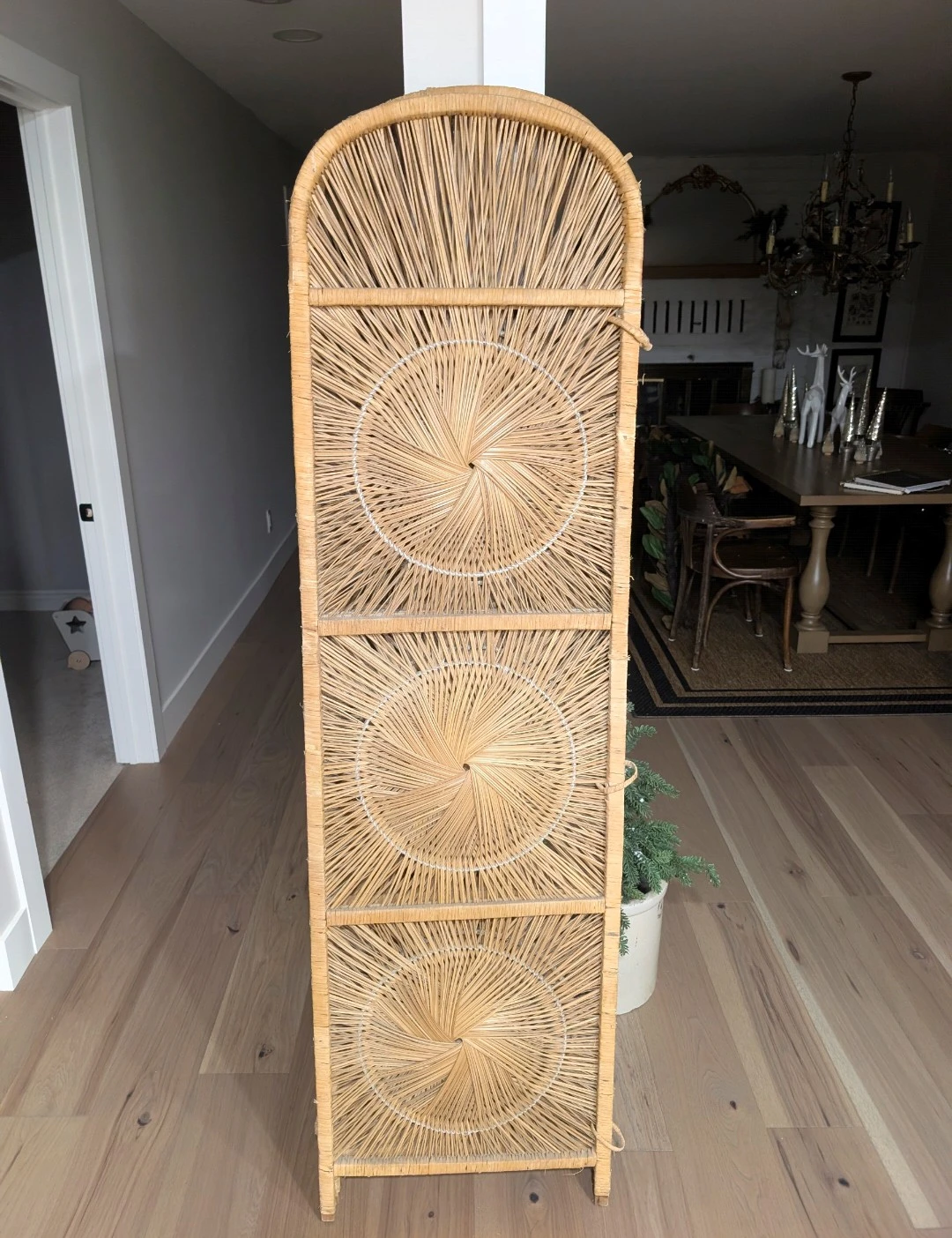 RARE Starburst Rattan Divider - photo 2