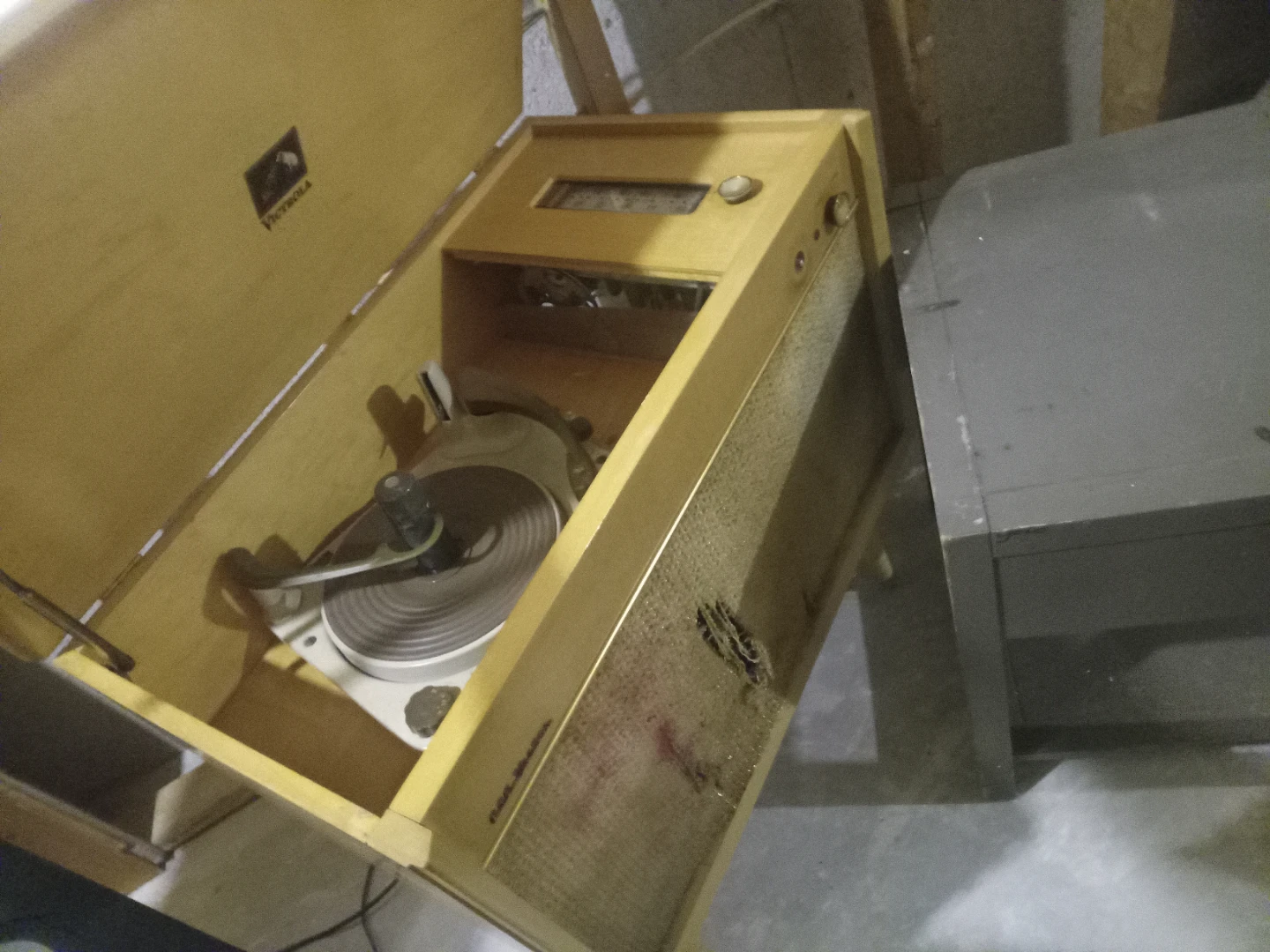 Vintage Victrola Record Player - photo 2