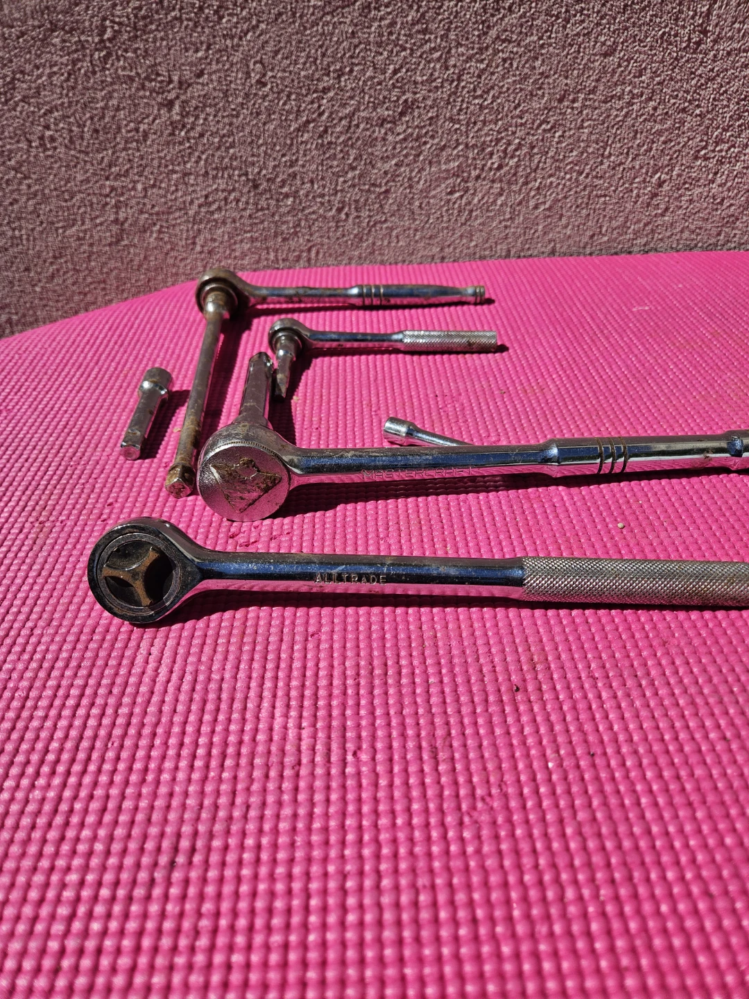 Ratchet and Socket Set - photo 3