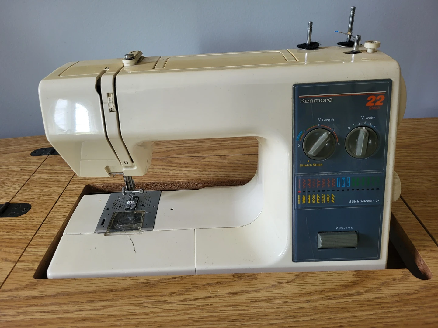 Kenmore 22 Sewing Machine Model 385.1684180 - photo 4