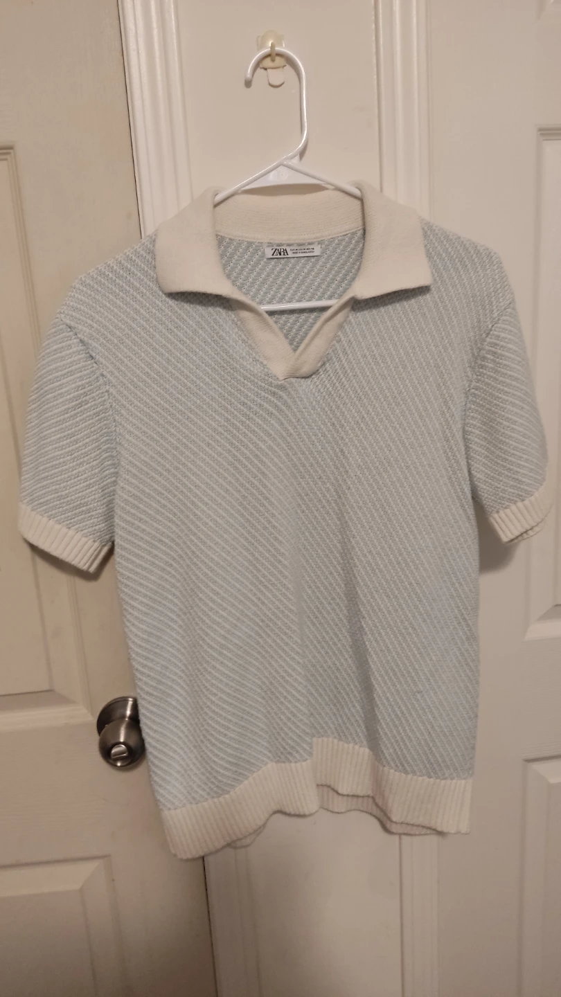 Unisex Textured Open Collar Polo Shirt size M