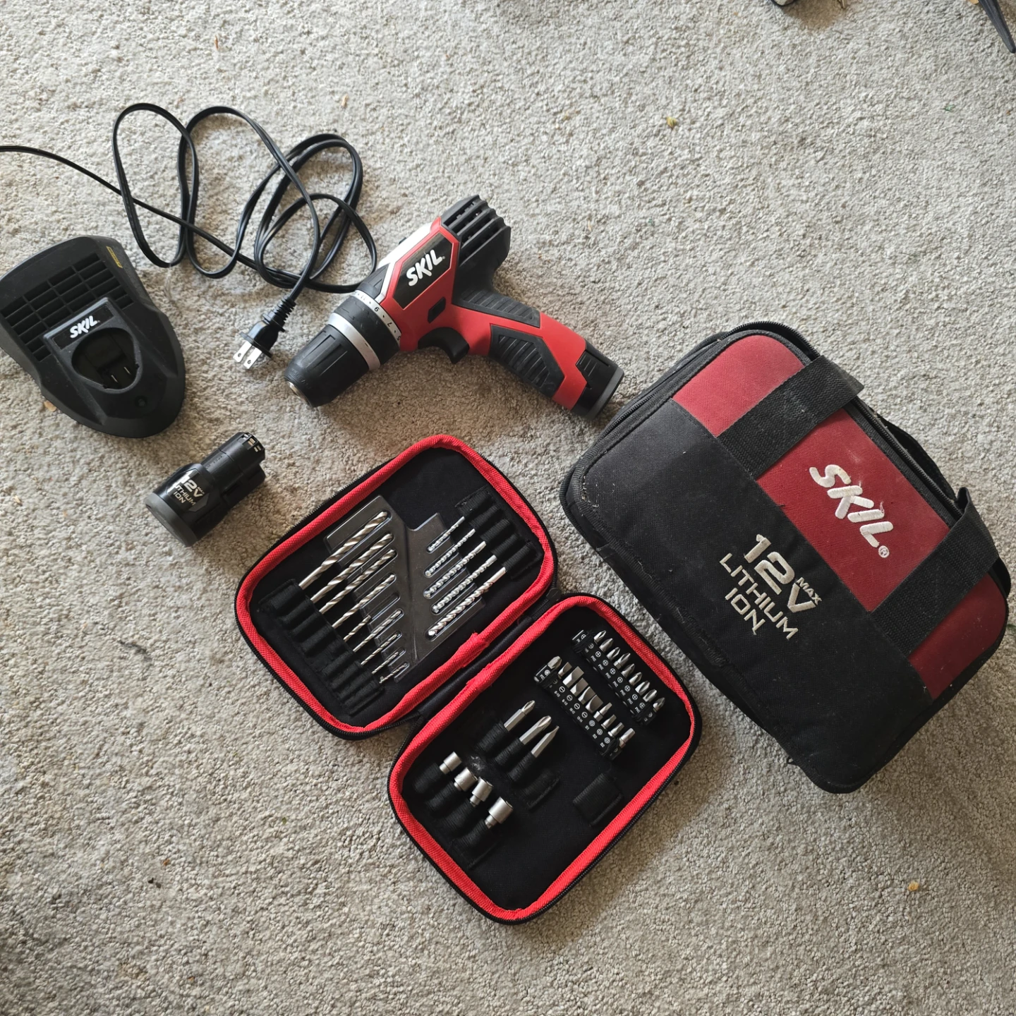 SKIL 12V Lithium Ion Cordless Drill Screwdriver Set