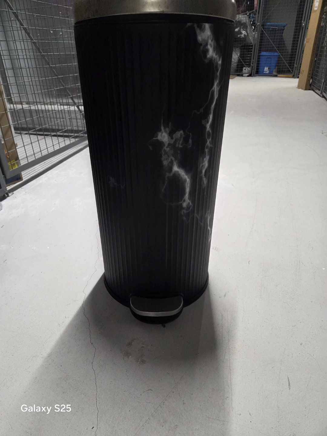 Black and White Marble Pedal Bin - photo 4
