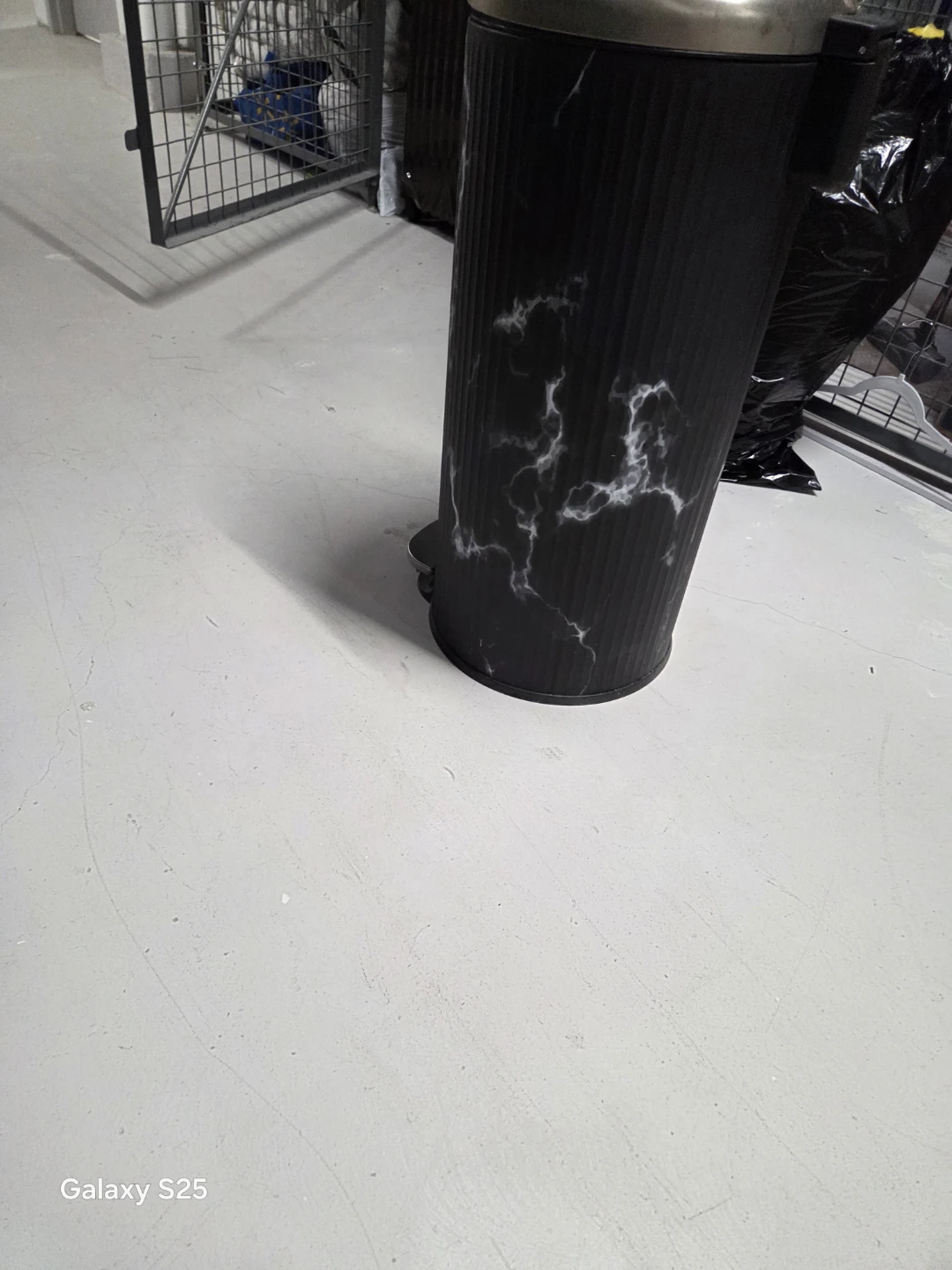 Black and White Marble Pedal Bin - photo 5