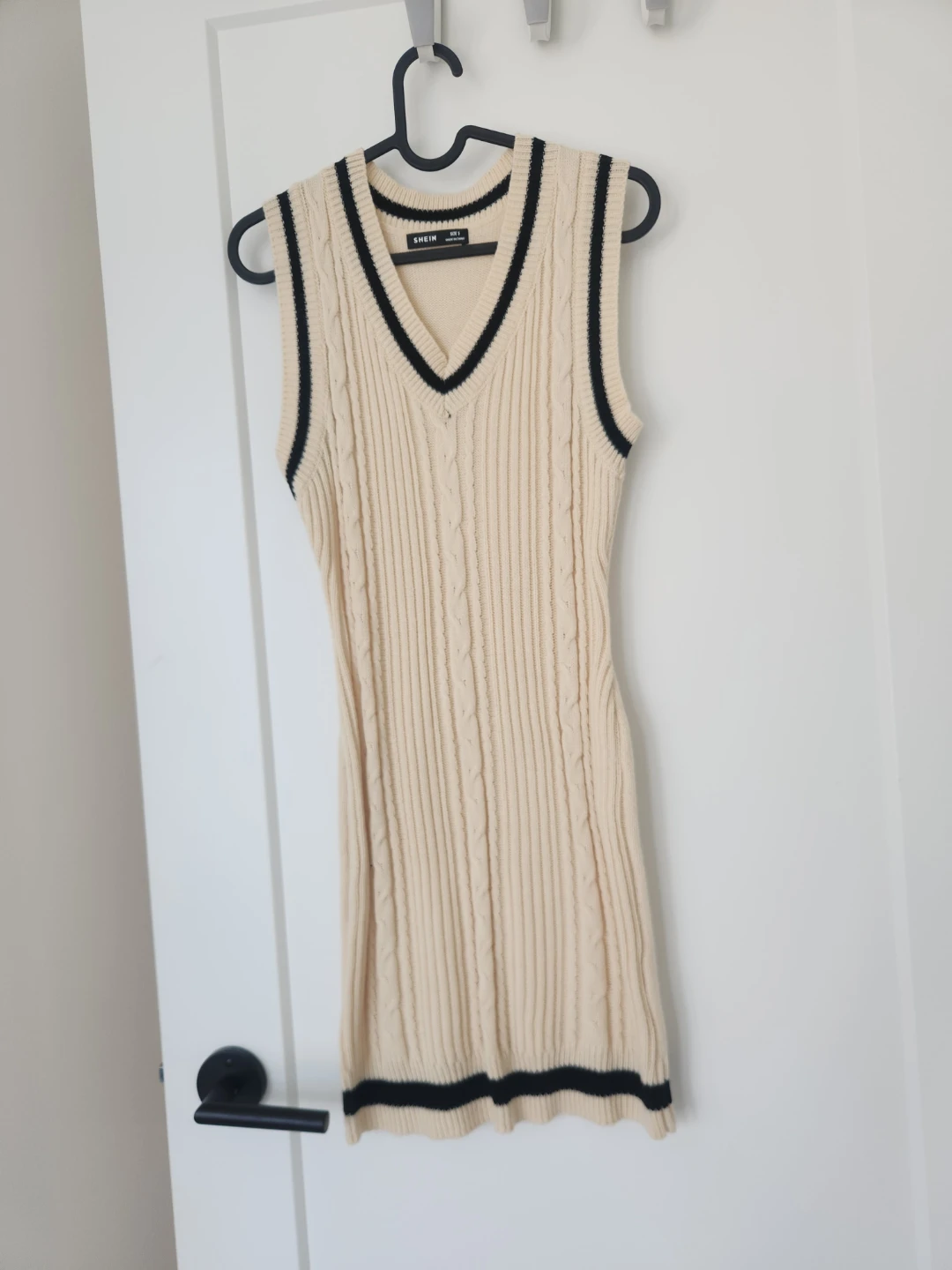 SHEIN Sleeveless Cable Knit Sweater Dress Cream Black Size S