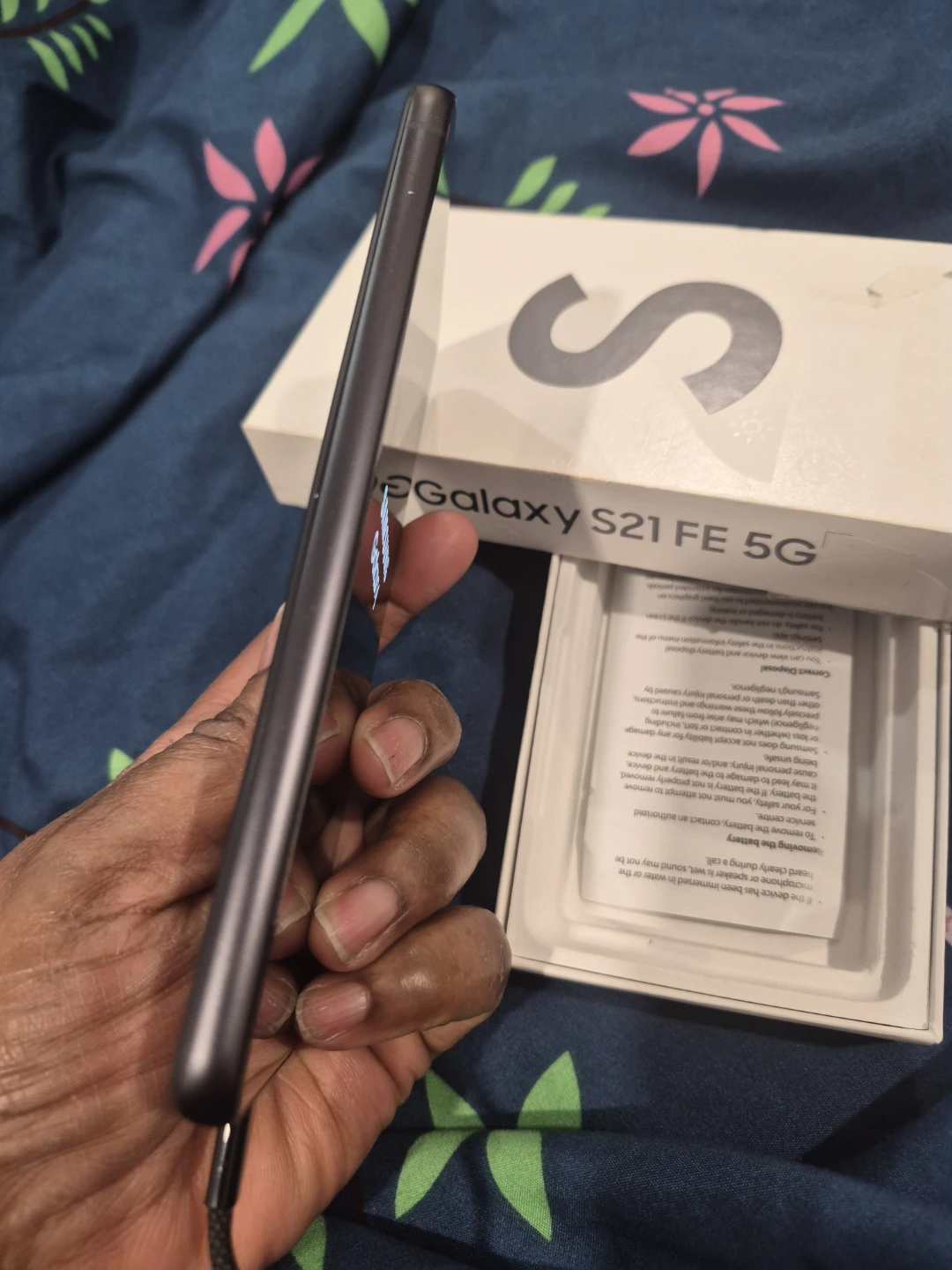 Samsung Galaxy S21 FE 5G Smartphone