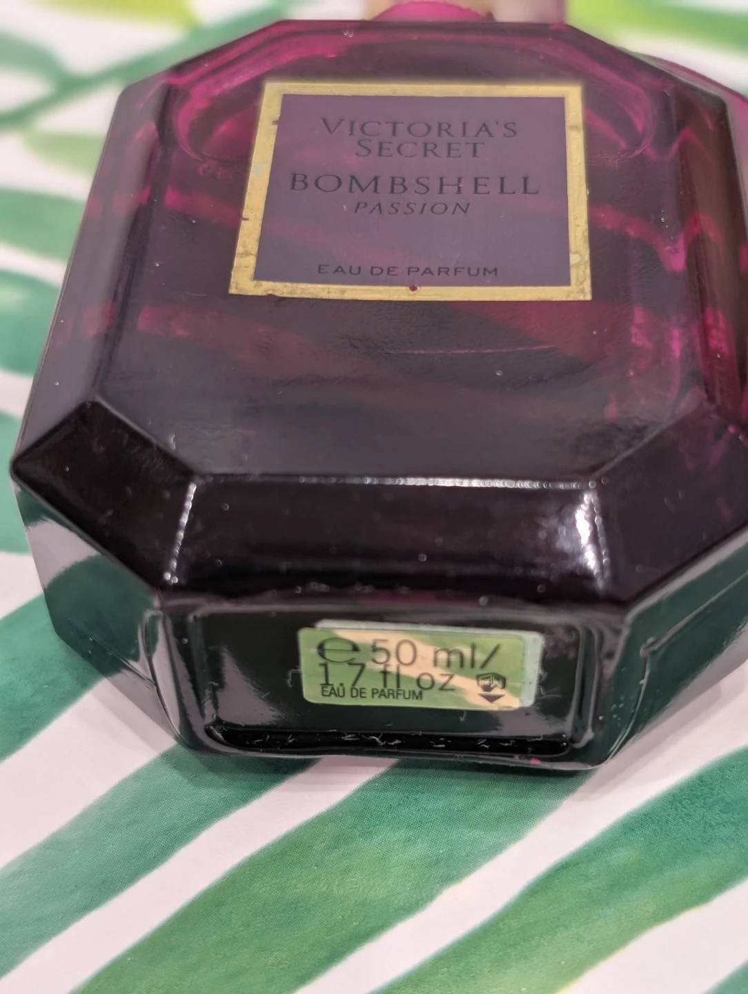 Victoria's Secret Bombshell Passion Eau de Parfum - photo 3