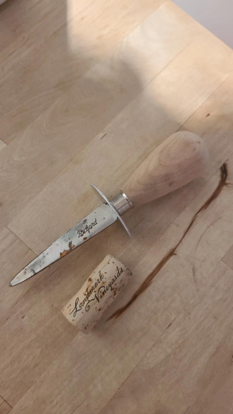 Packard Oyster Knife with Wooden Handle