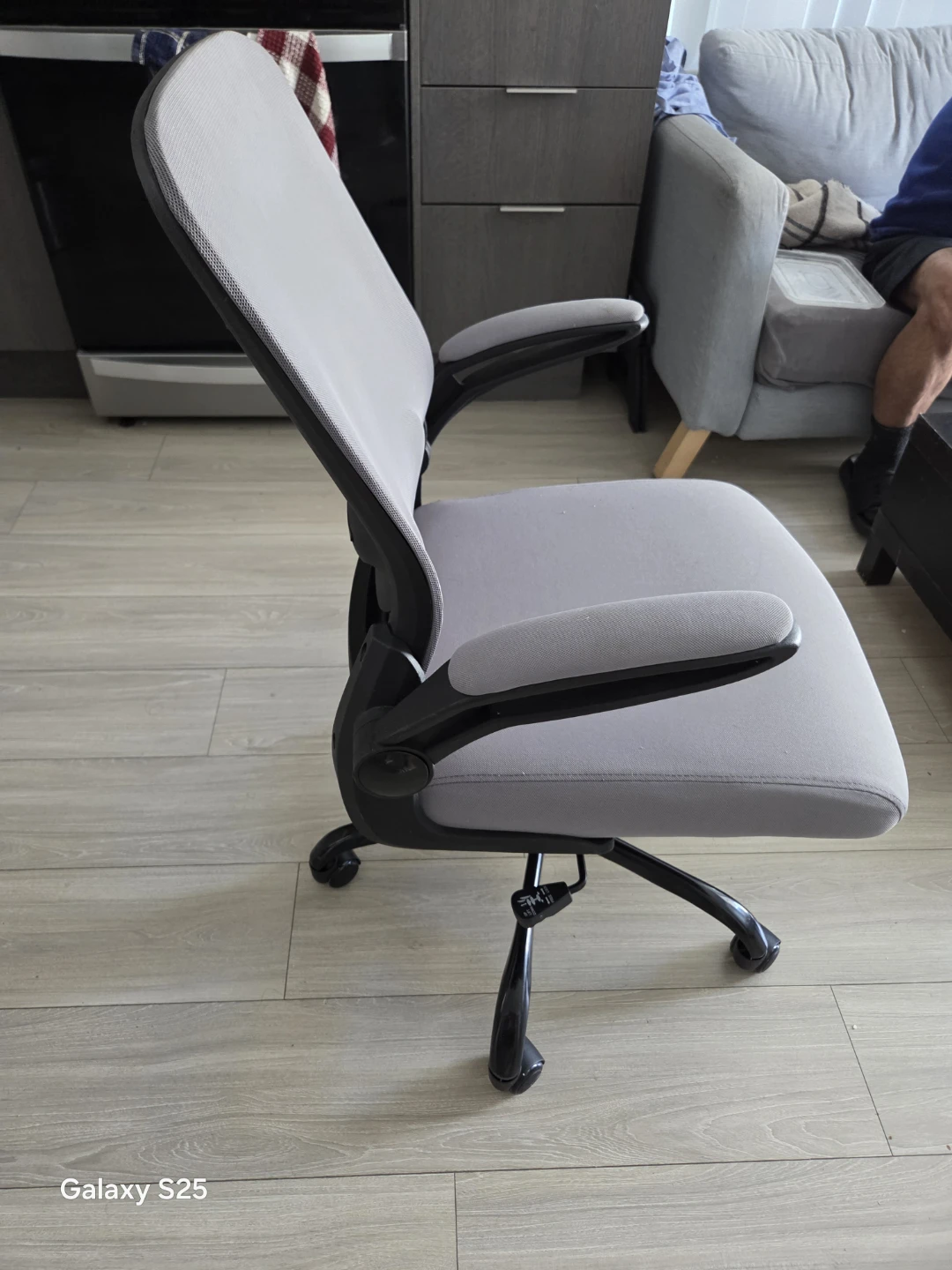 Light Grey Mesh Office Chair - photo 2