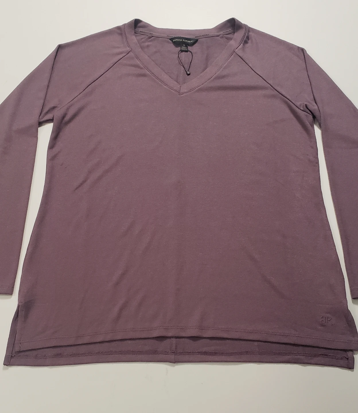 Brand new Banana Republic V-Neck Long Sleeve T-Shirt - Size M - photo 2
