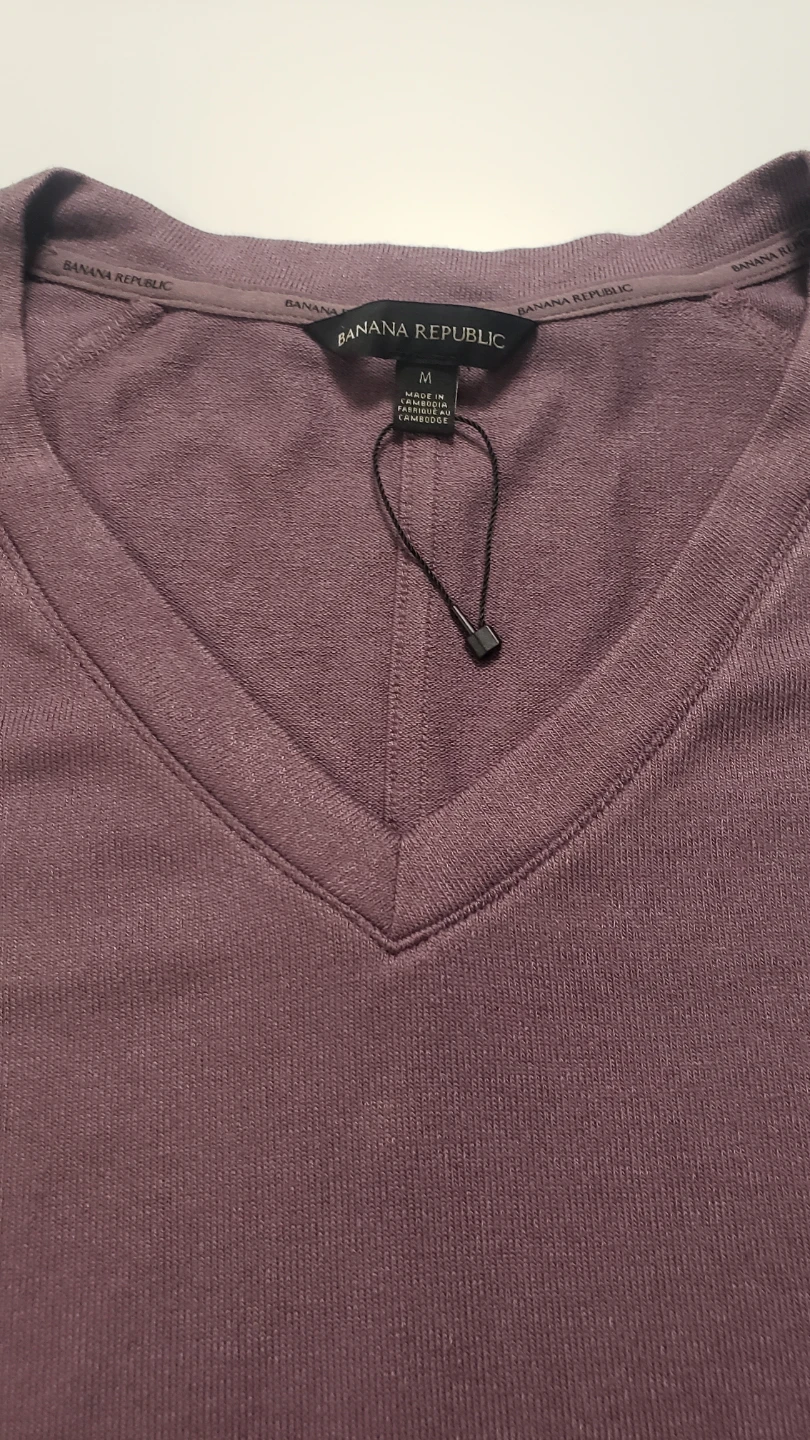Brand new Banana Republic V-Neck Long Sleeve T-Shirt - Size M - photo 3