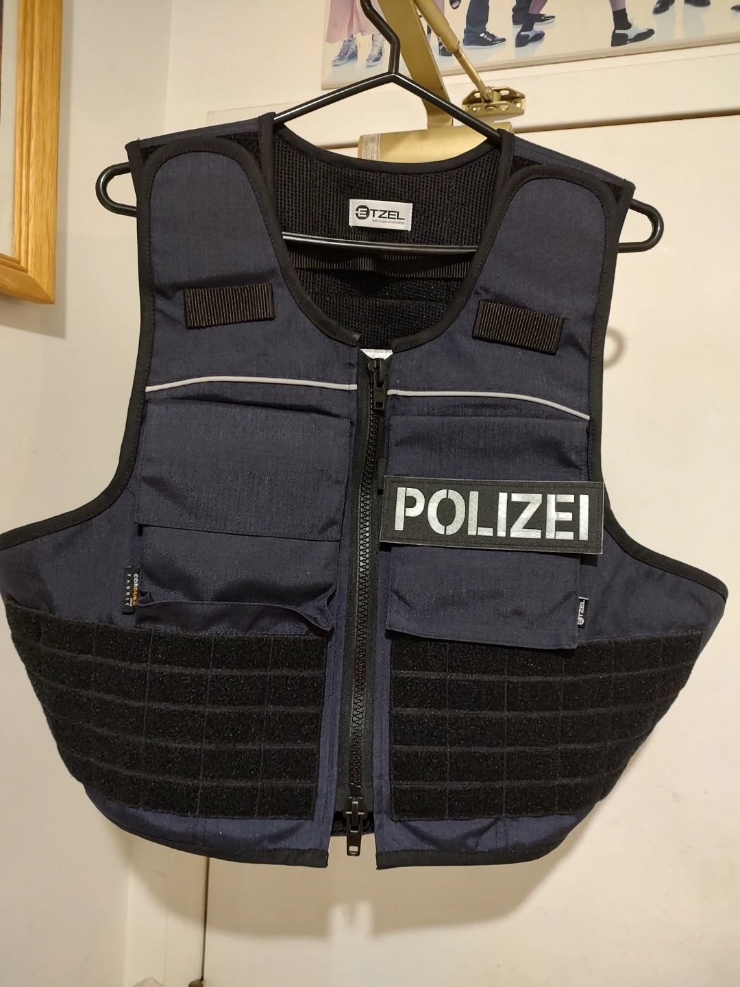 Etzel Police Tactical Vest and Fleece plus belt, downtown - photo 2