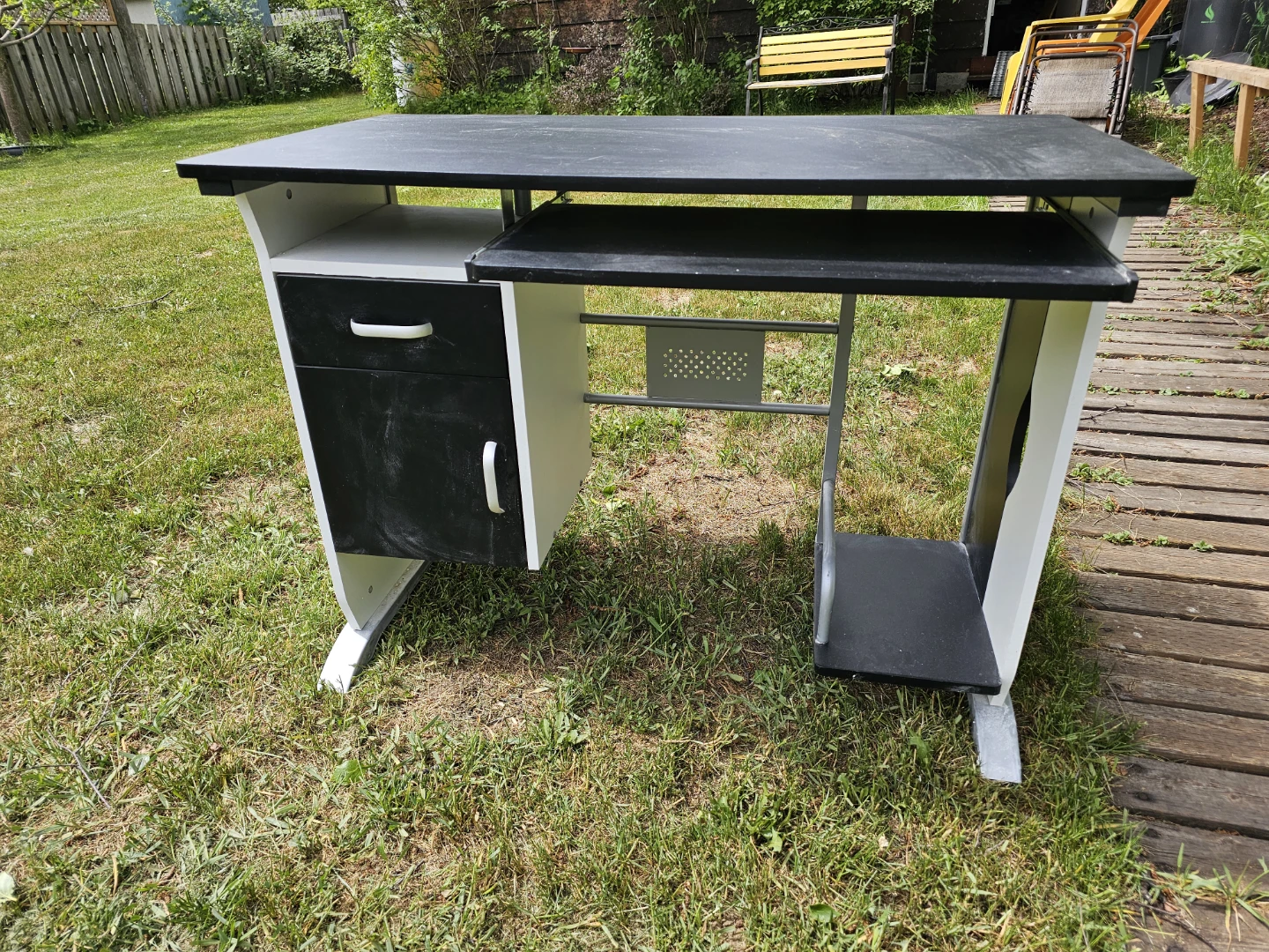 Compact Computer Desk with Storage