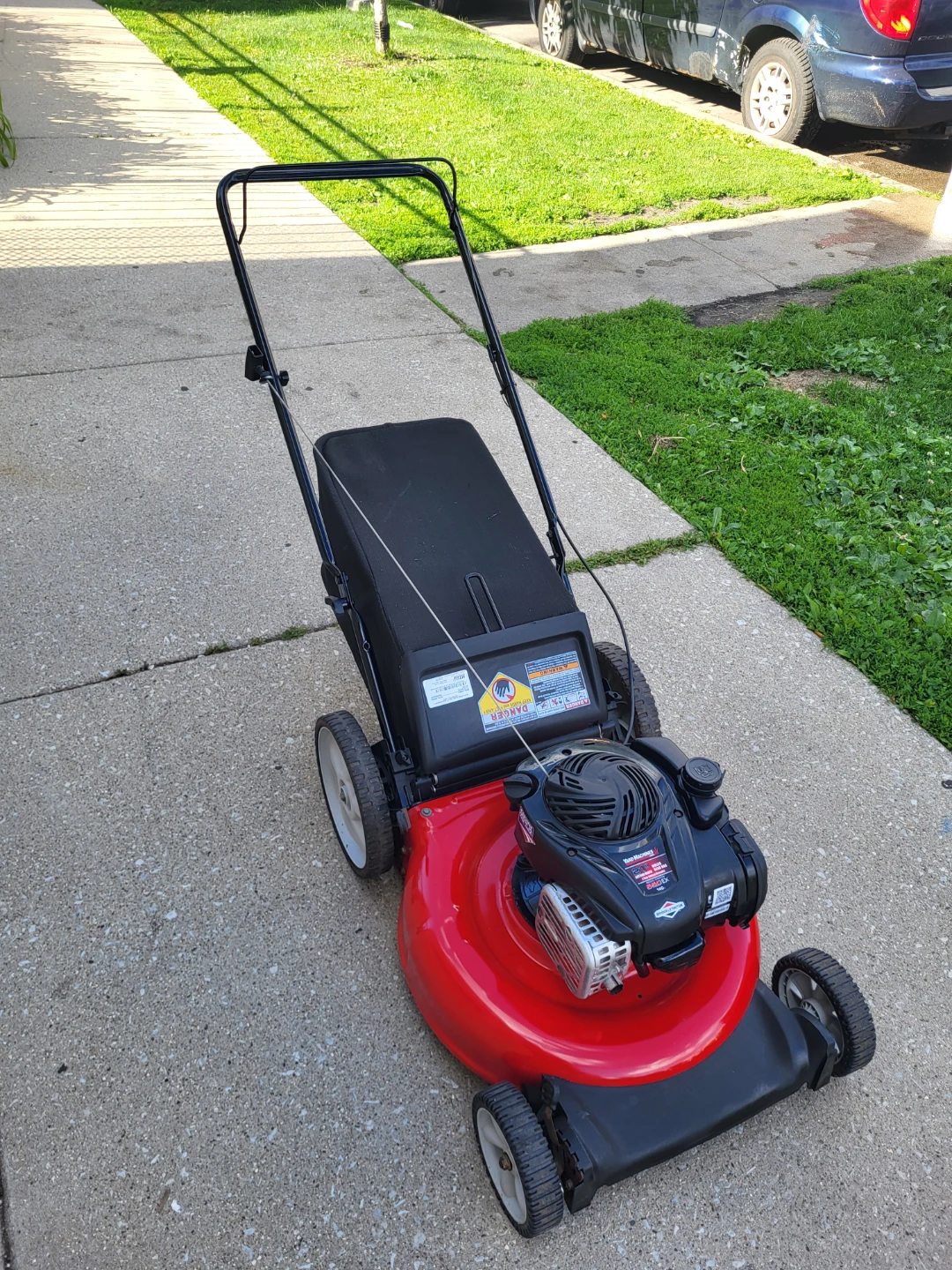 Lawnmover Yard Machine Push In Excellents Conditions - photo 3