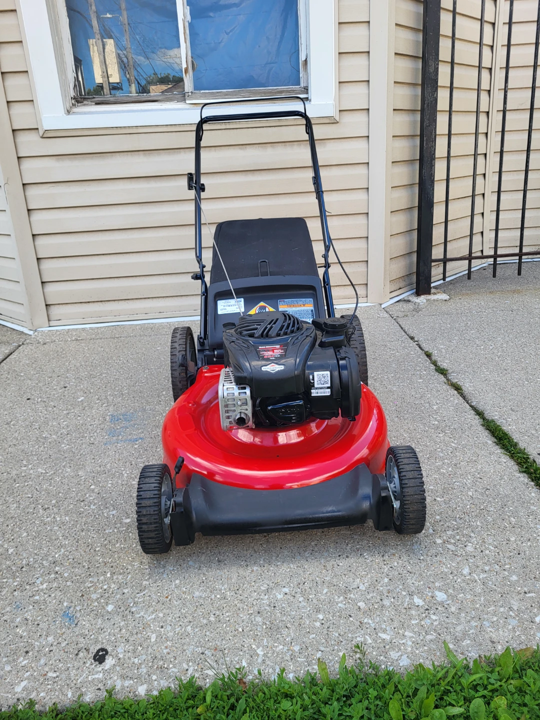 Lawnmover Yard Machine Push In Excellents Conditions - photo 4
