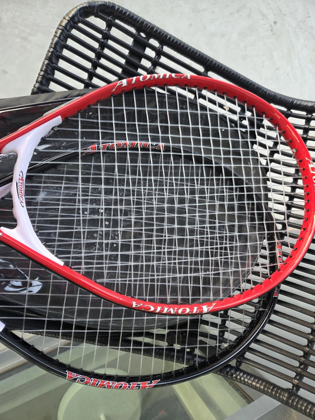 Atomics Tennis Racquet Set with 3 Balls - photo 3