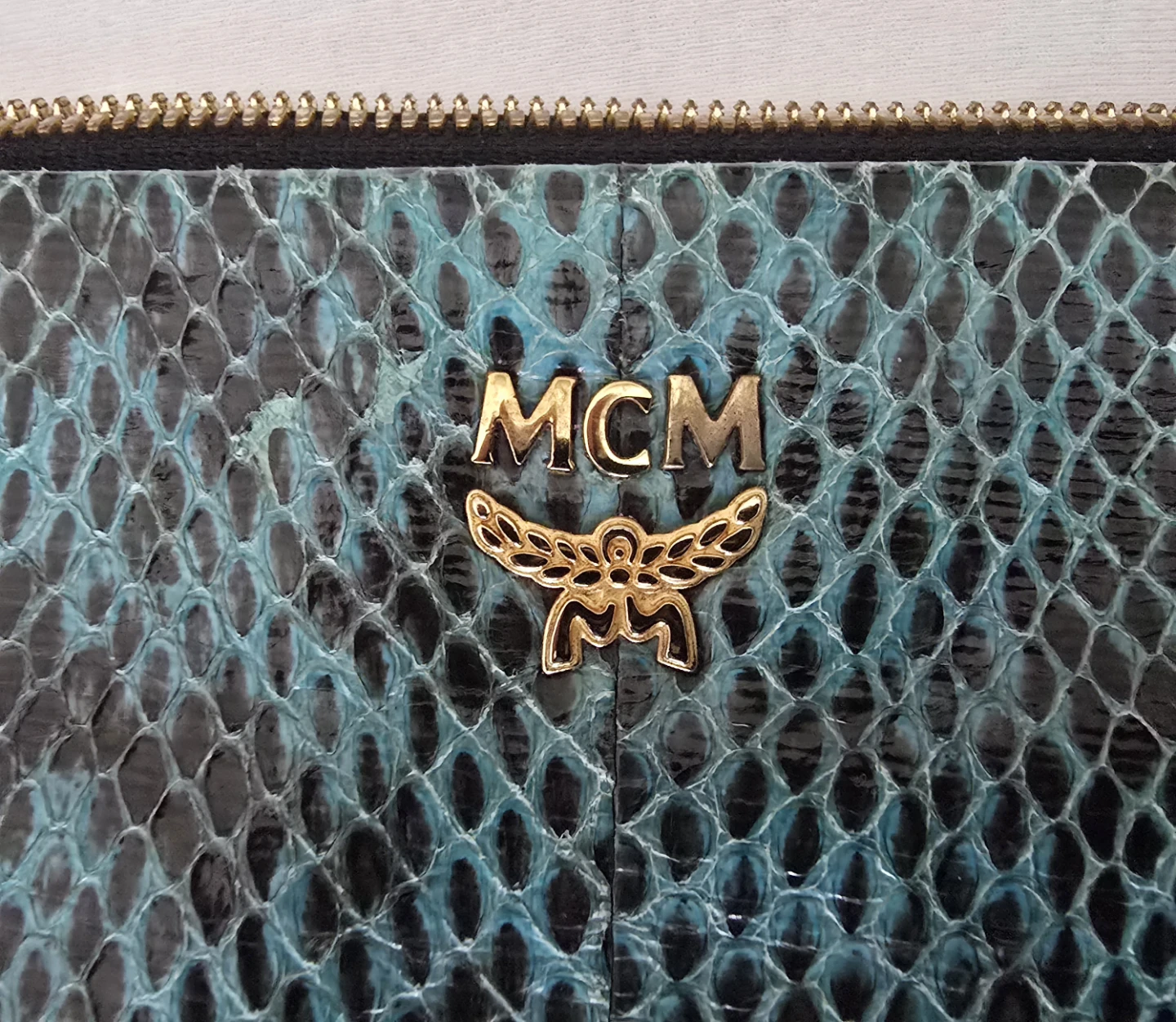 Made In Italy MCM Teal Snakeskin 2-way Clutch - photo 3