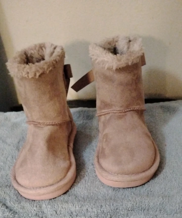 Girls' Tan Suede Boots with Bows - Size Toddler 8
