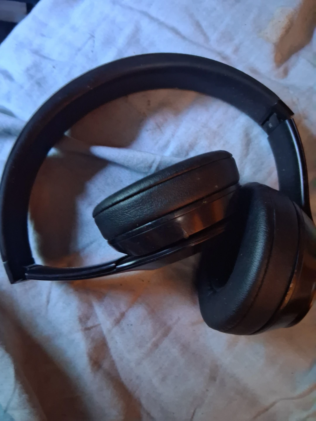 Beats Solo 3 Wireless Headphones - photo 2