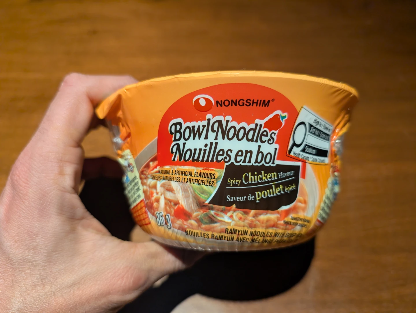 Nongshim Bowl Noodles Spicy Chicken Flavour - photo 2