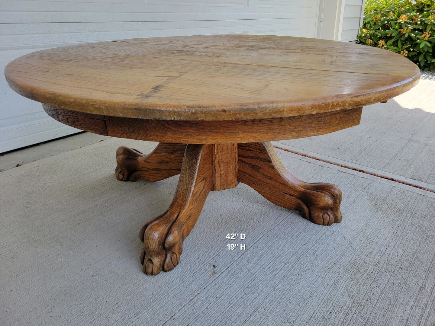 Very Vintage Oak Coffee Table with Claw Feet. - photo 2