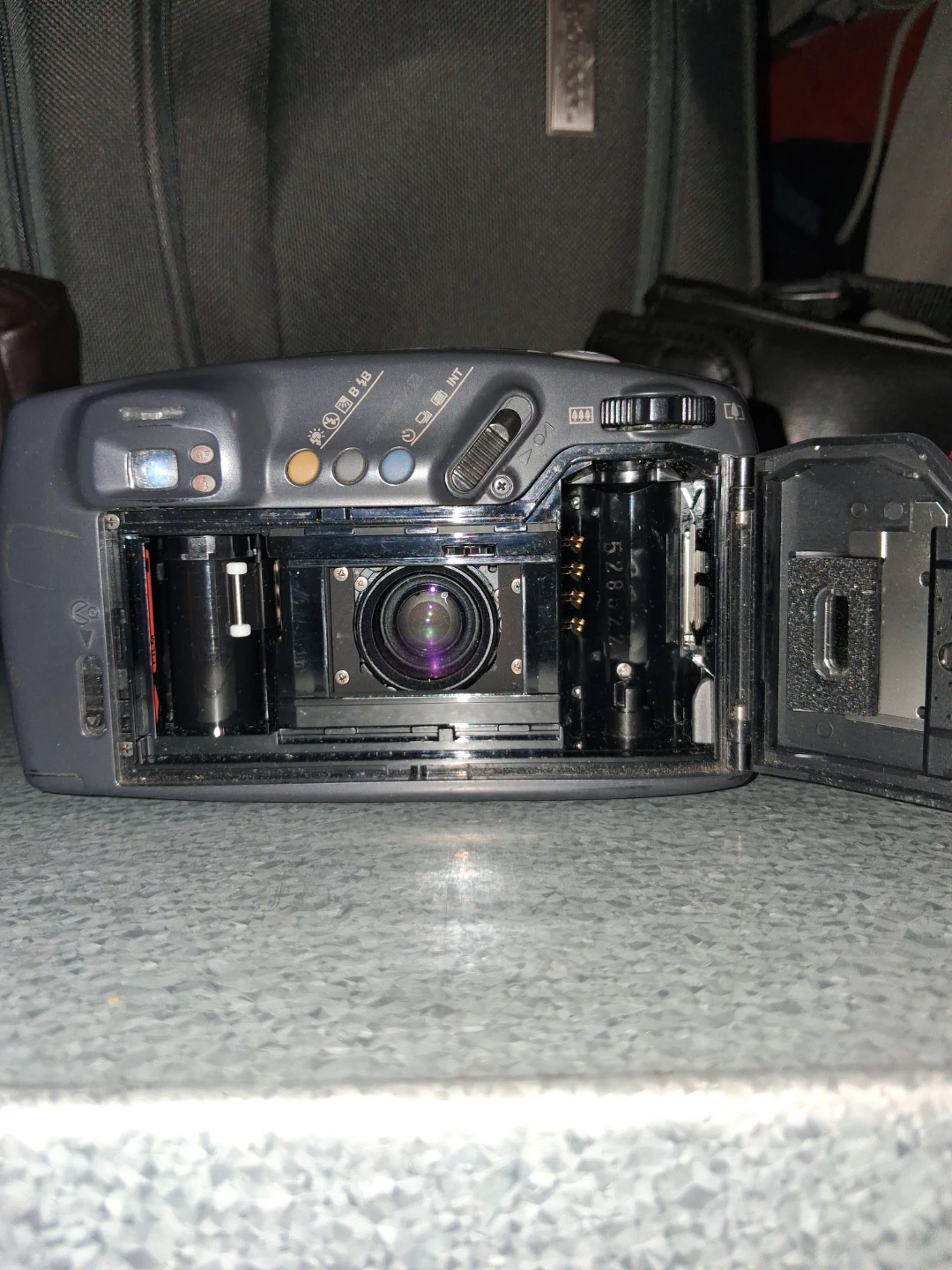 Pentax Zoom 105-R Point and Shoot Camera - photo 3