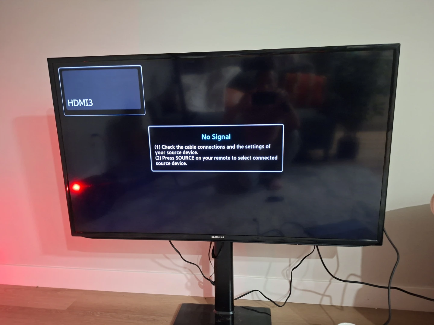 Samsung  50" LED SMART TV MINT CONDITION W STAND - photo 2