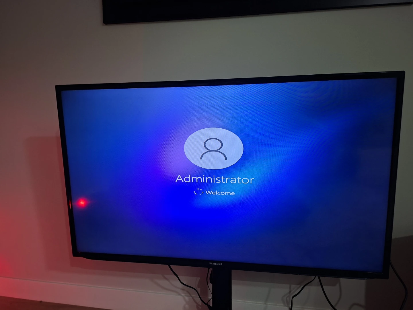 Samsung  50" LED SMART TV MINT CONDITION W STAND - photo 3