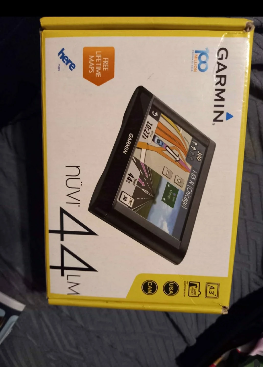 Garmin nüvi 44LM GPS Navigator