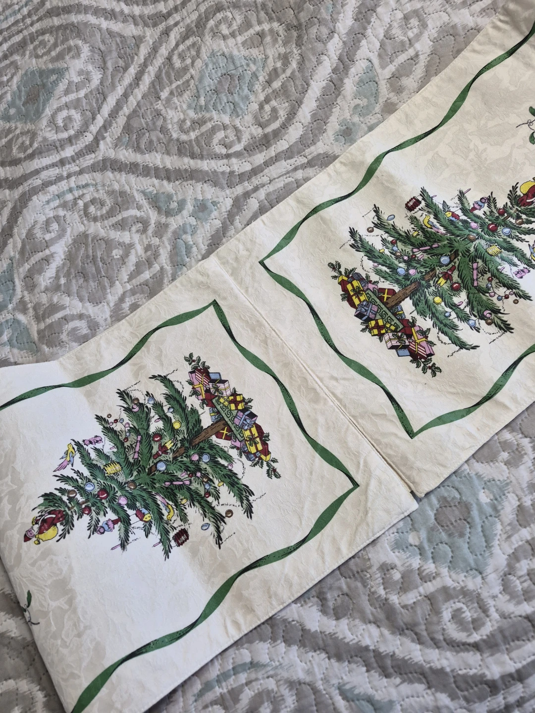 Beautiful 70" x 14" Holiday Christmas Runner - photo 4
