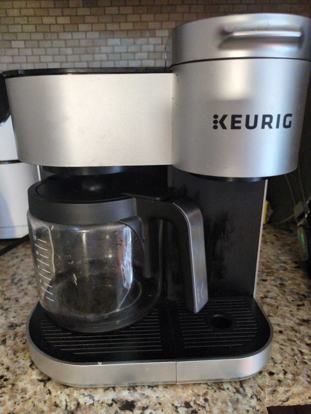 Keurig Coffee Maker - Pods and Pot Brewing
