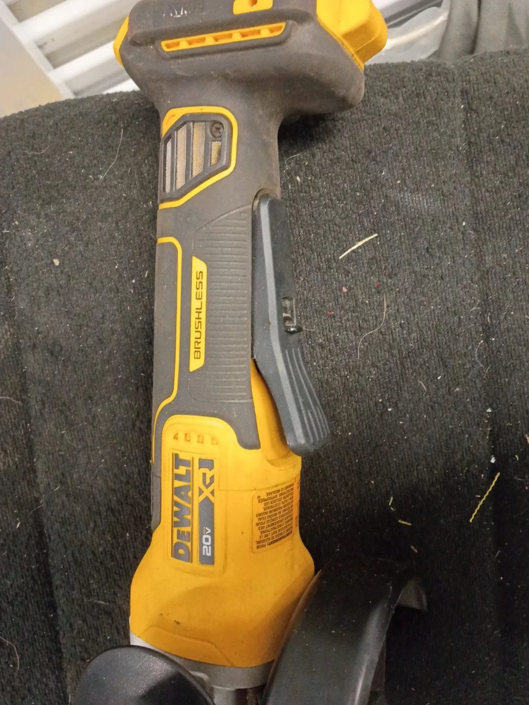DEWALT 20V MAX Brushless Angle Grinder - photo 2