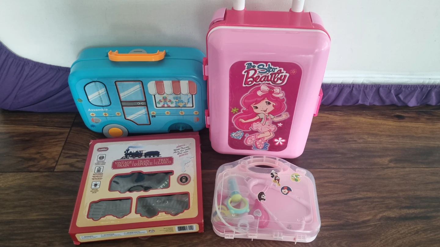 Be Beauty Play Case & Toy Train Set