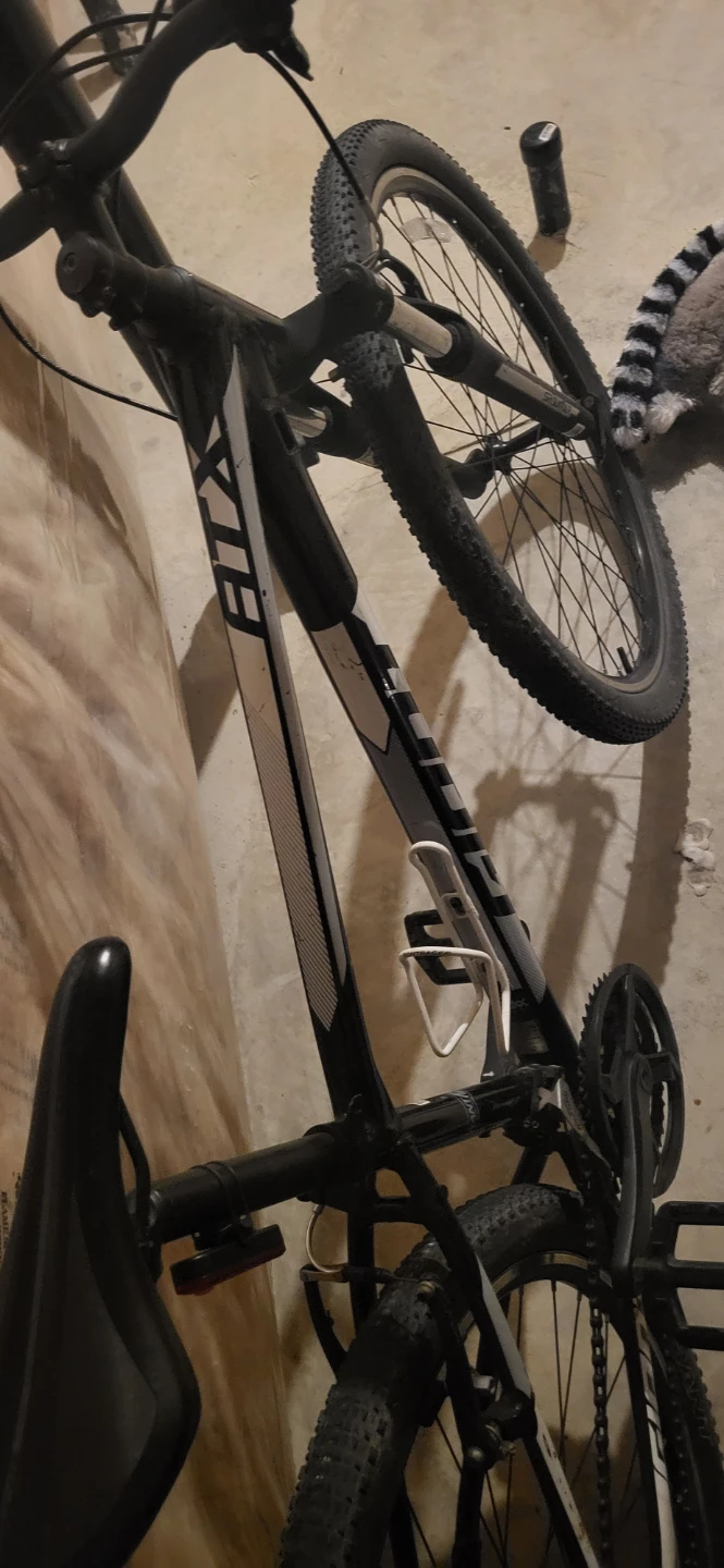 Giant ATX Mountain Bike - photo 3