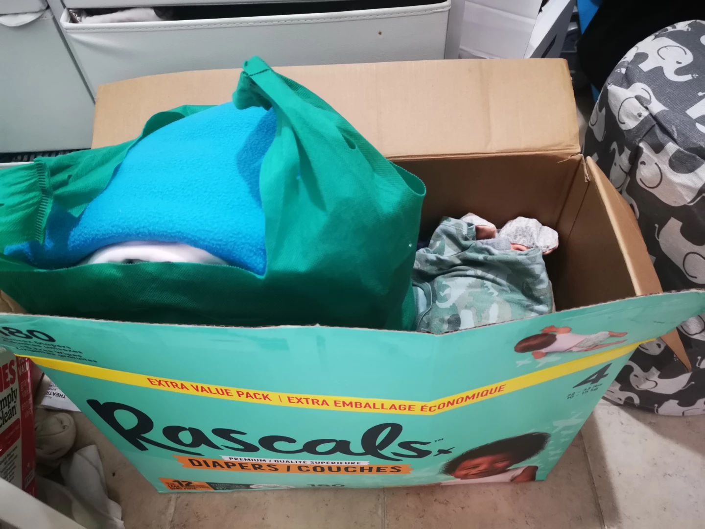 Box of baby girl and some baby boy clothings ⚽