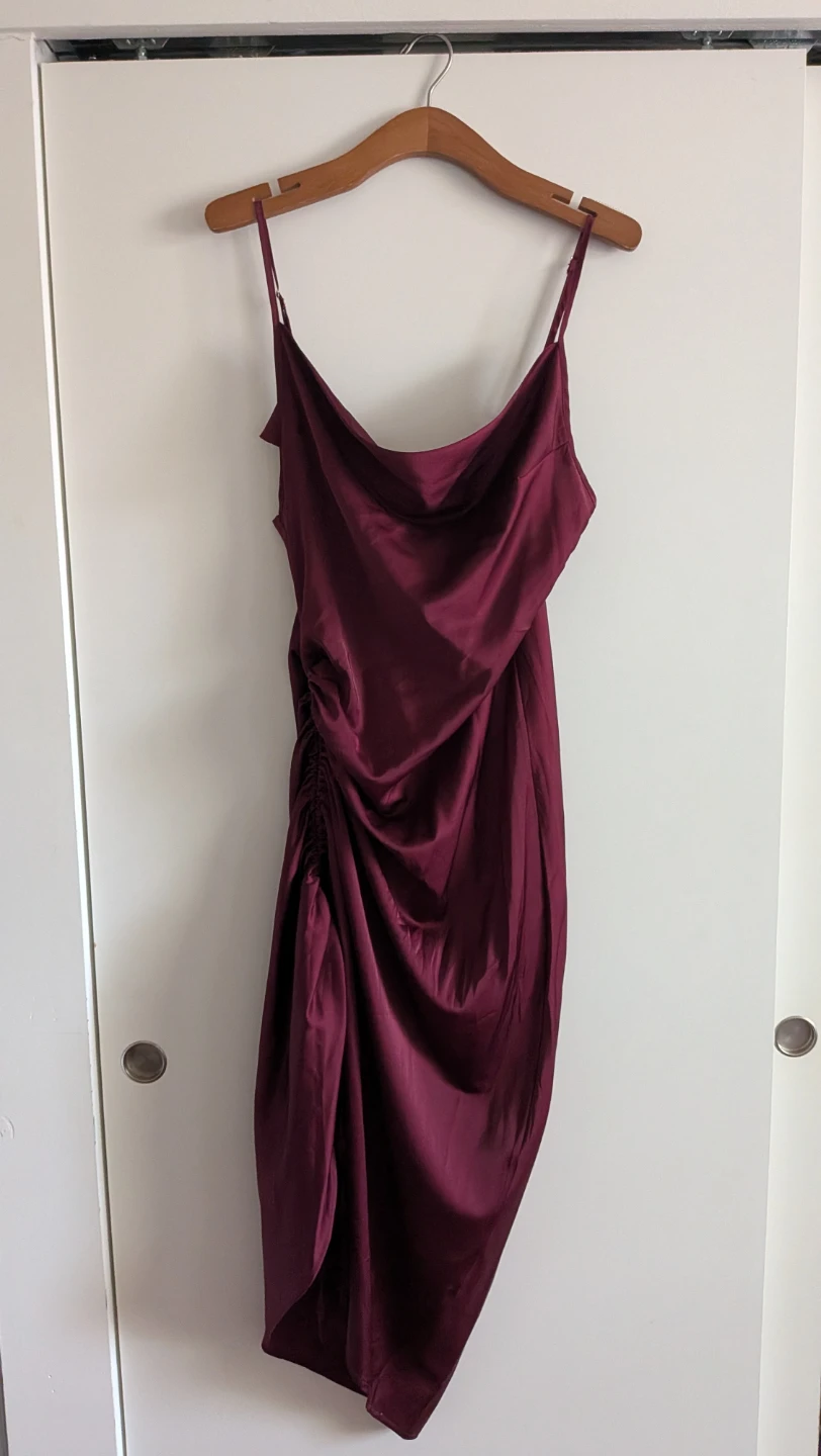 Fashion Nova Ruched Midi Dress Burgundy