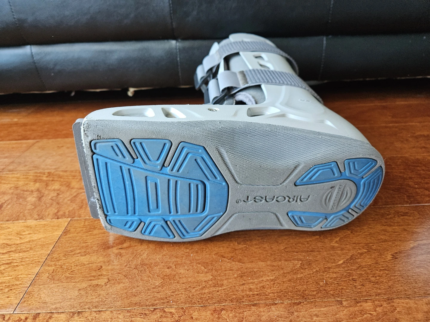 Aircast Walker Boot size small - photo 3