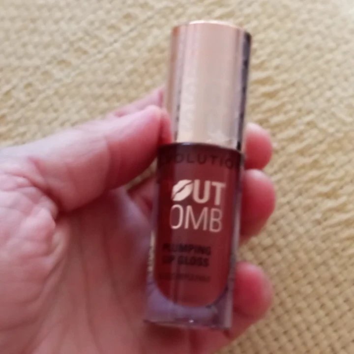 Revolution Pout Bomb Plumping Lip Gloss