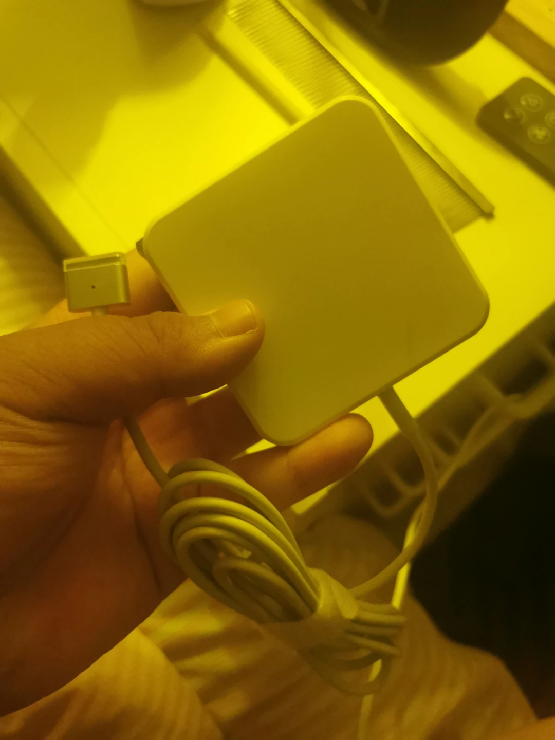 Apple magsafe 2 charger