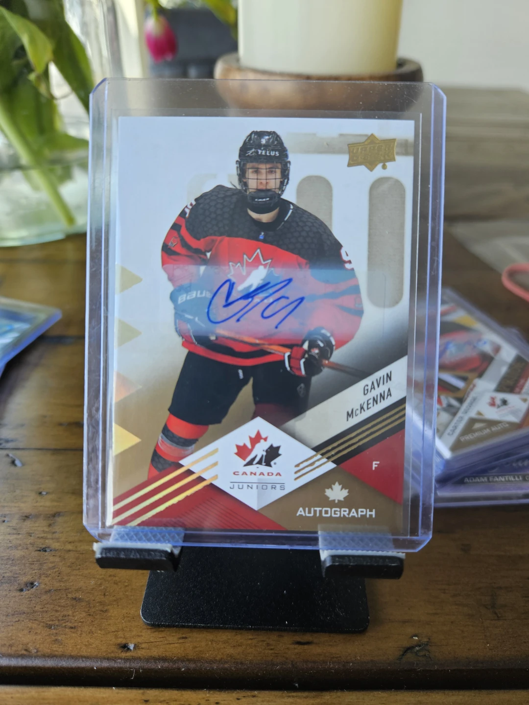 Gavin McKenna Autograph Hockey Card - Upper Deck Canada Juniors