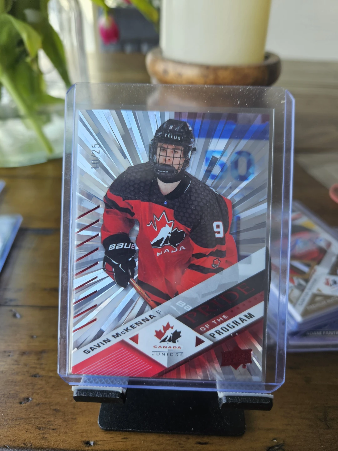 Gavin McKenna Autograph Hockey Card - Upper Deck Canada Juniors - photo 2