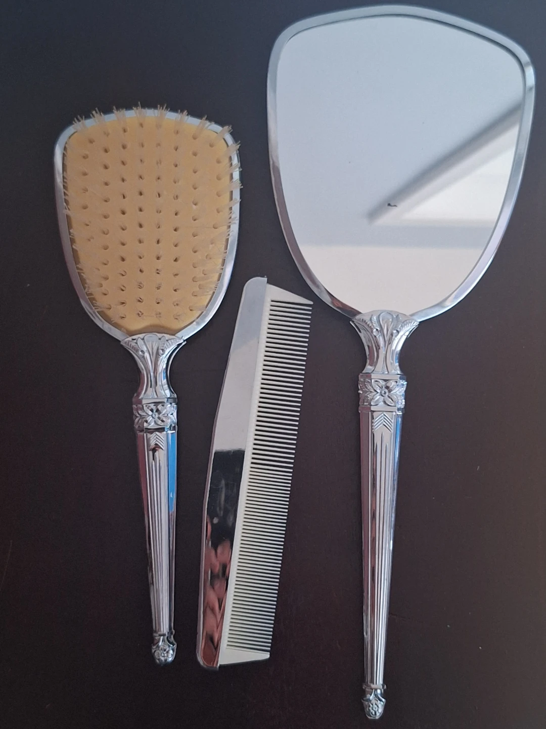 Vintage three-piece vanity set in original box - photo 3