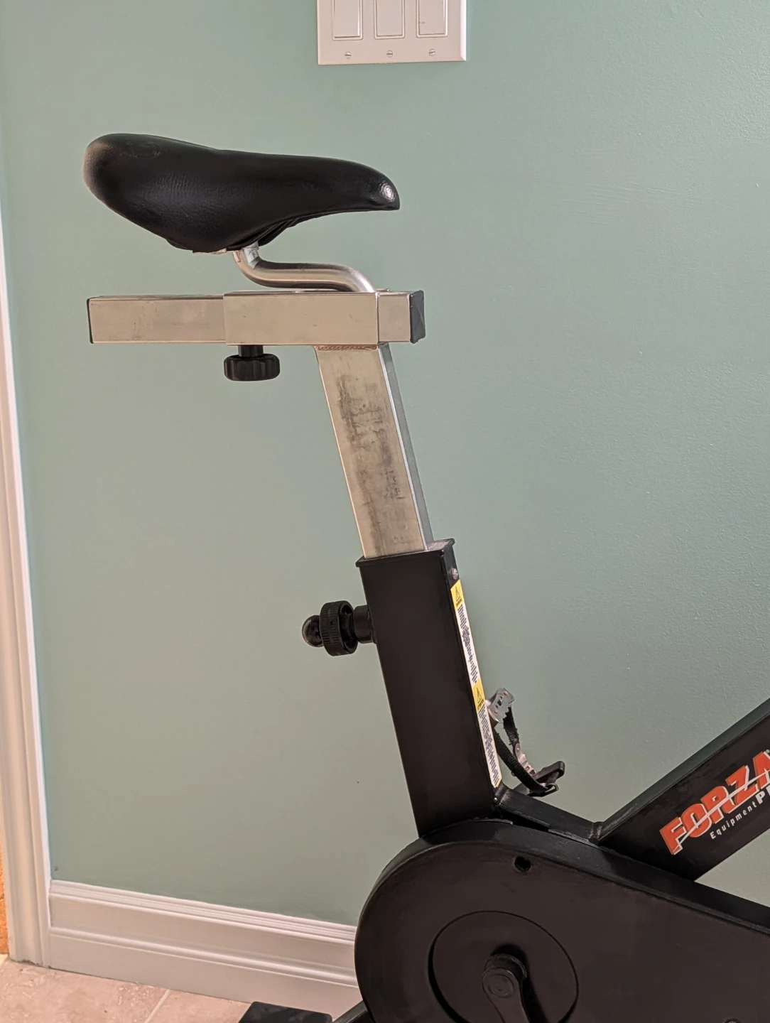 Indoor Spin Bike - Heavy Duty - Great Condition - photo 2