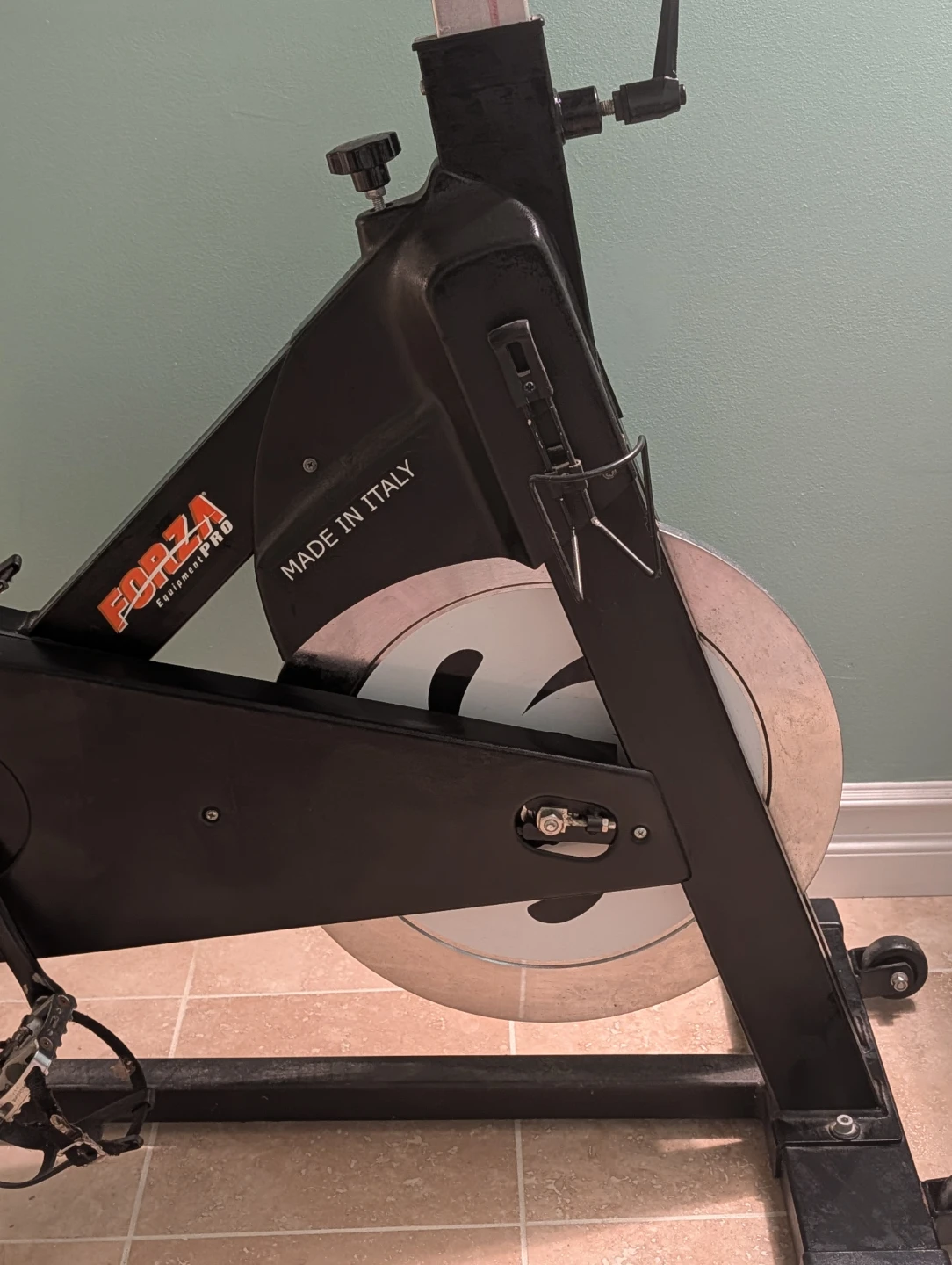 Indoor Spin Bike - Heavy Duty - Great Condition - photo 3