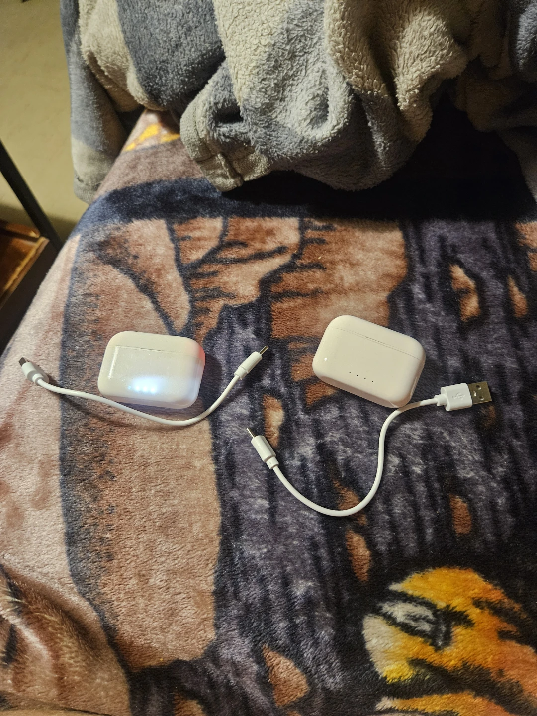 White Wireless Earbud Charging Cases (2) with ear buds - photo 2